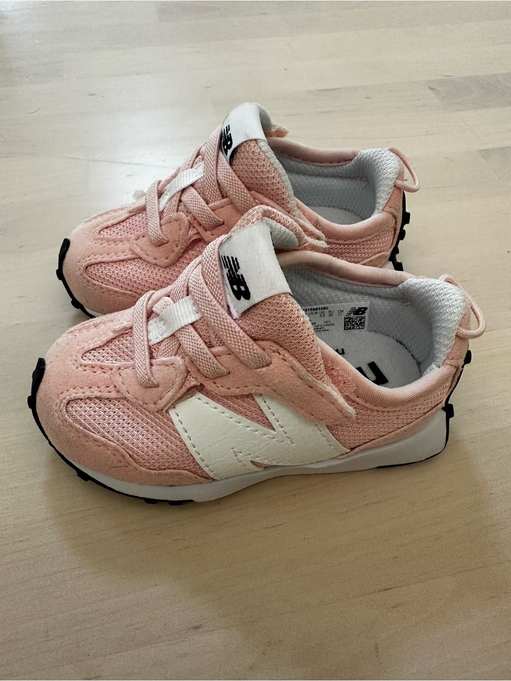NWT New Balance New B Baby Pink Sneakers Size 4